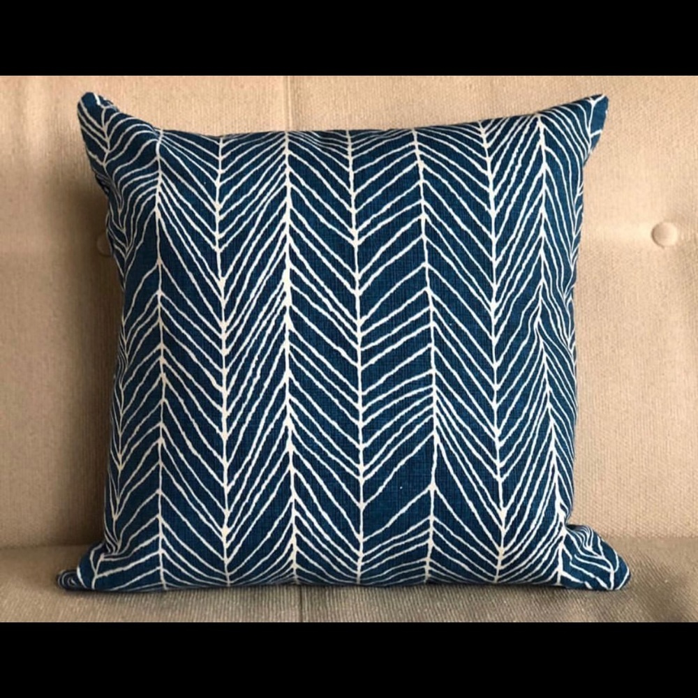Graphic Feather Feather Throw: Hancrafted